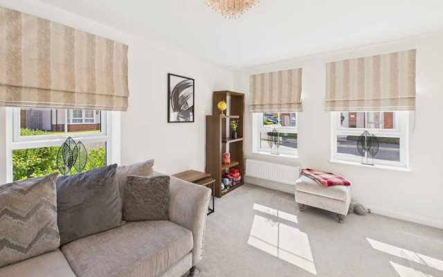 Host Stay Orient House