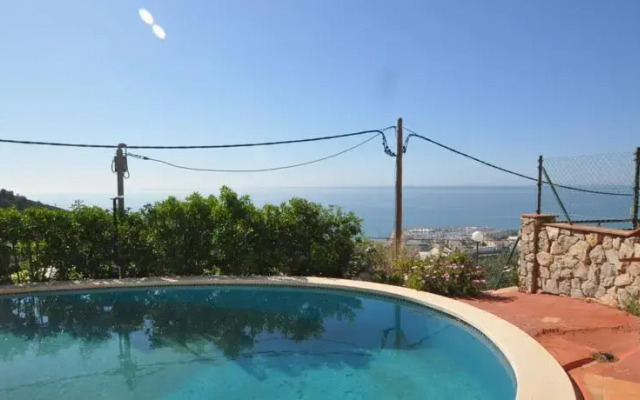 Villa Carrer Trinitat by HelloApartments