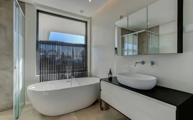 2 Rua das Palmas Luxurious Stylish and Modern L