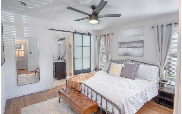 Dazzling 3 BR2 BA Home Near Downtown Tower Americas