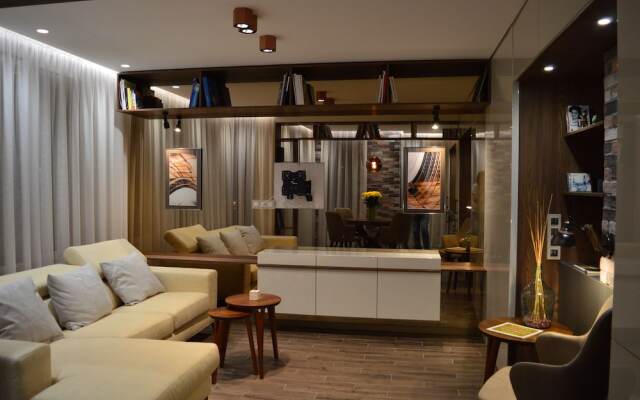 FM Luxury 1-BDR Apartment - Brick'n'wood