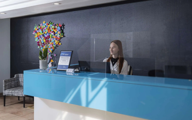 Best Western Regency Suites