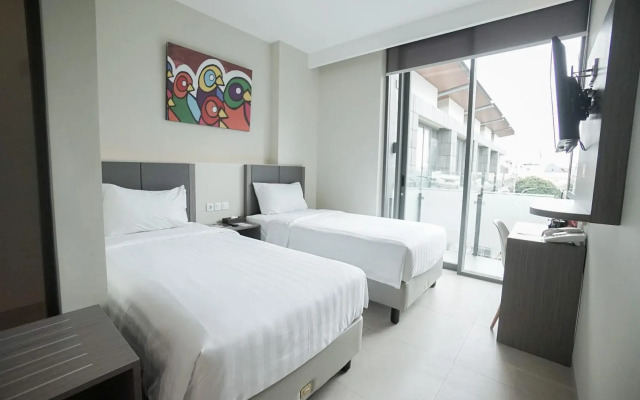 Front One Harvest Hotel Wonosobo