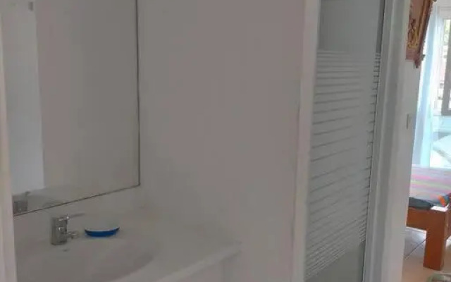 Bel appartement avec piscine, face à la mer