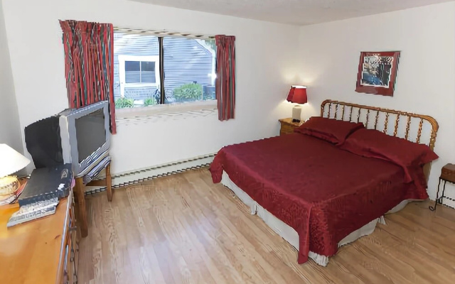 69 Middlecott - 2 Bedroom Condo