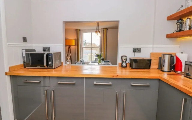 34b Clarence Street