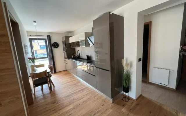 Luxusní Apartmán GRAND v centru Harrachova se soukromou Mega terasou, s možností dobíjení wallbox EV a výhledem na Harrachovský kostelíček - Hotel in Harrachov - Photo 2