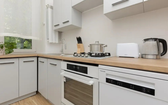 Bright Apartment Wola by Renters