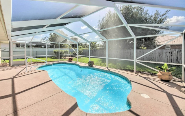 Pool & Fenced Yard: Sebring Retreat