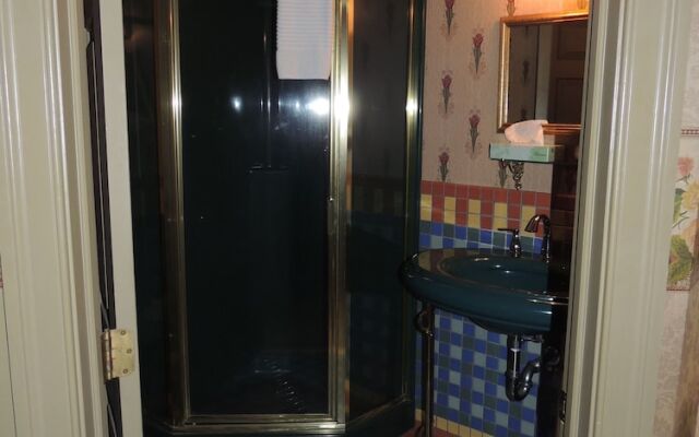 Historic Farnsworth House Inn