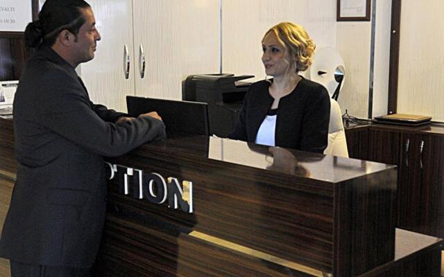 Sato Hotel Lara