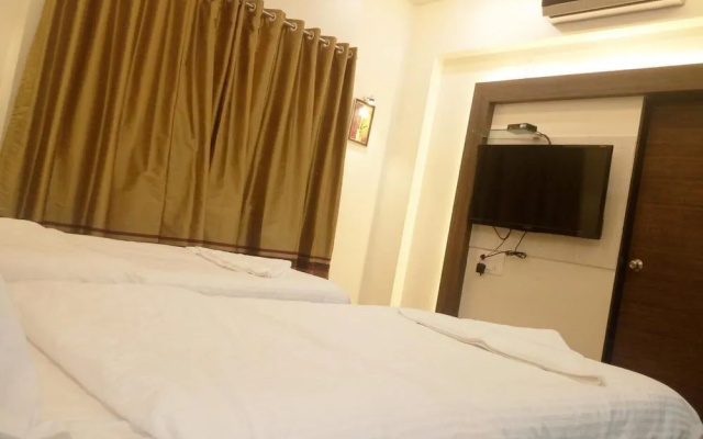 Hotel Pushpak Park