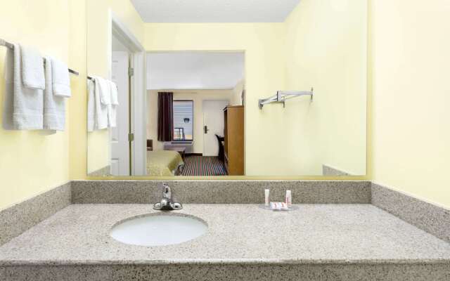 Days Inn by Wyndham Biscoe