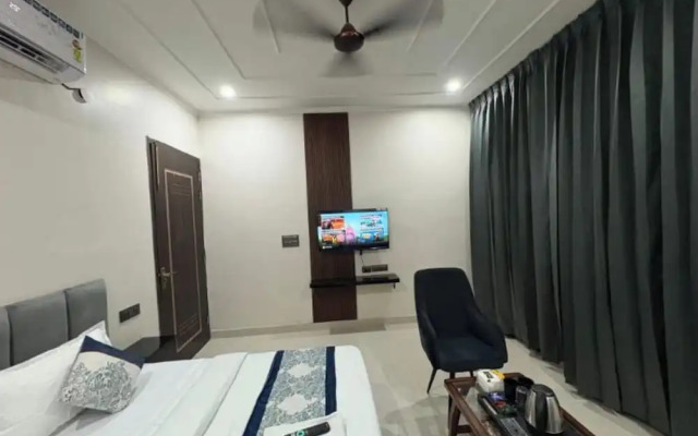 Radiant Blu Hotels Sector 70