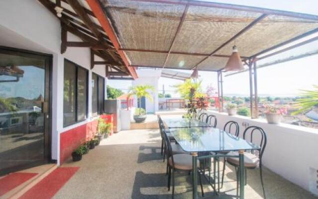 RedDoorz Near Pantai Boom