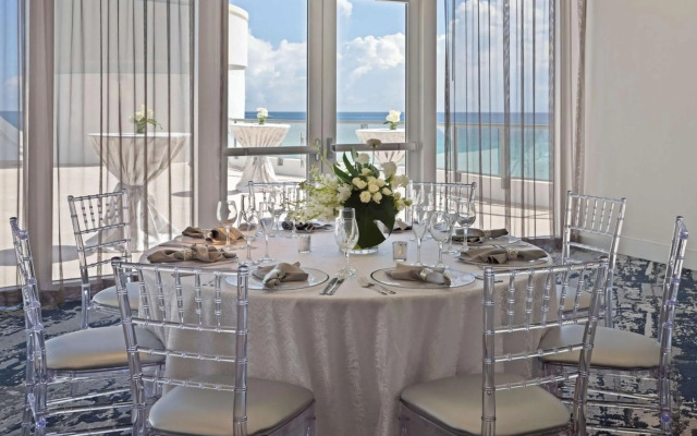 DoubleTree Resort & Spa by Hilton Ocean Point-N. Miami Beach