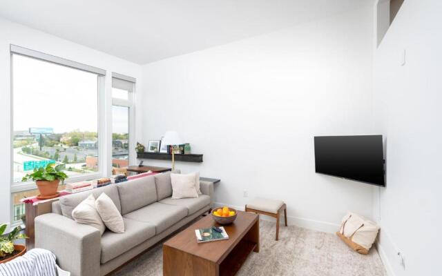 Flexhome Skywalk to Fiserv U3 RooftopGymParking