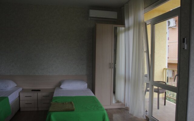 65 Let Pobedyi 42 Guest House