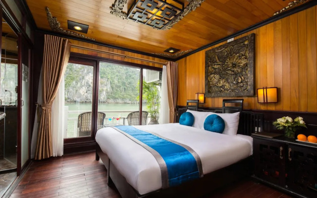 Verdure Lotus Grandeur Cruise