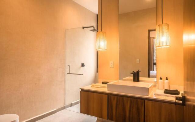 TOH luxury 2 Bedroom Minutes From Downtown