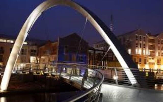Ecohome on the canal