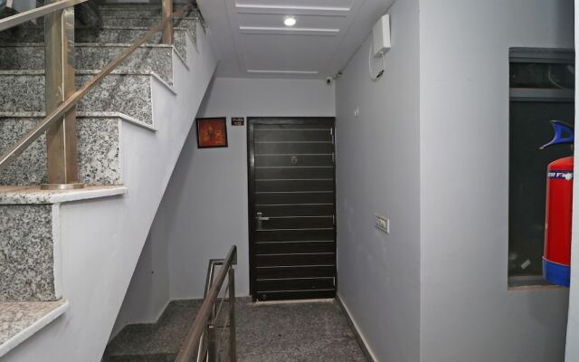 Jaypee Studios by OYO Rooms