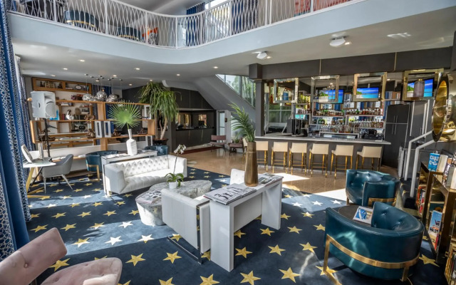 Catalina Hotel & Beach Club