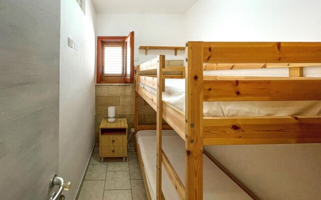 Beautiful Home in Castro With 2 Bedrooms