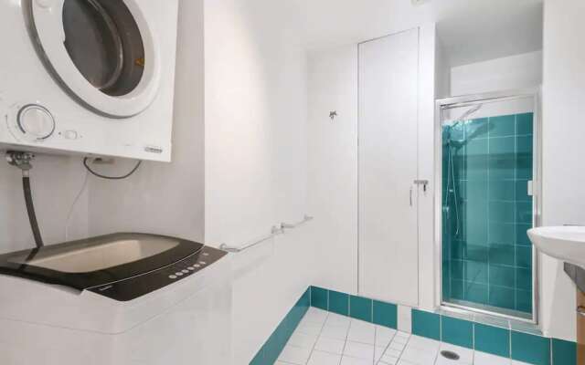 Spacious 1 Bedroom Apartment in Teneriffe, Brisbane