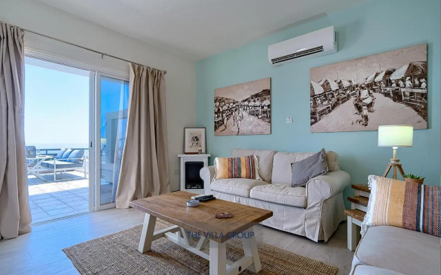 Thea Vista Apartment