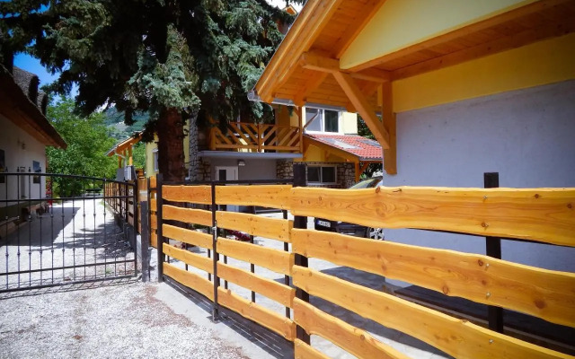 Liliana Apartman és Csónakház