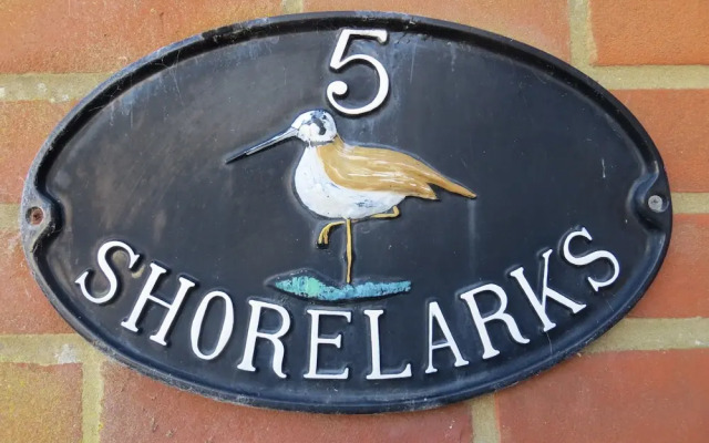 Shorelarks ..... 2 Minutes Walk to Beach