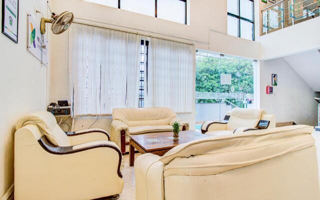 Fabhotel Emara Grand