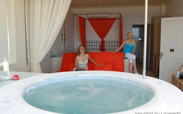 Hotel Antinea Suites & SPA