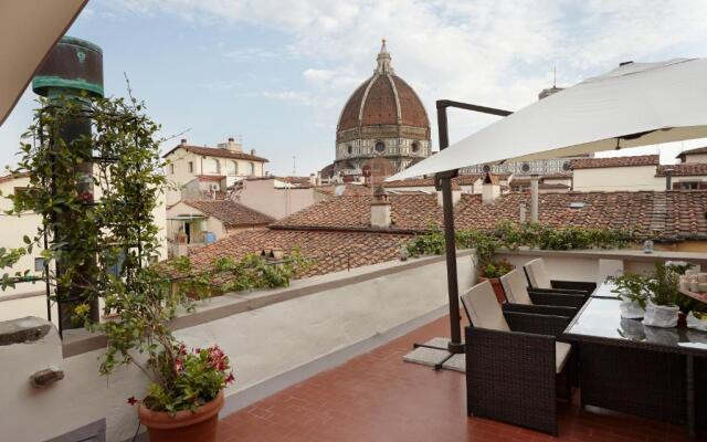 Penthouse with big terrace Duomo view