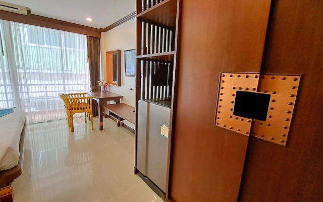 House of Wing Chun Theme Hotel and Restaurant