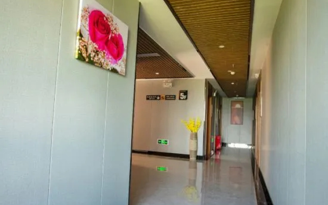 Junshan District,  Yueyang,  Hunan,  China – Hotel Rooms – Yueyang