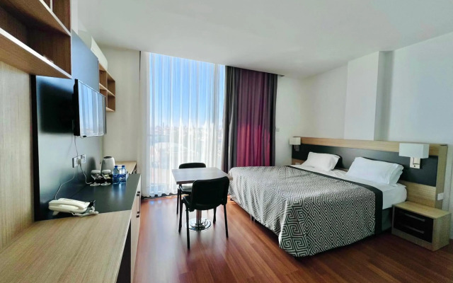 Sky Roof Hotel