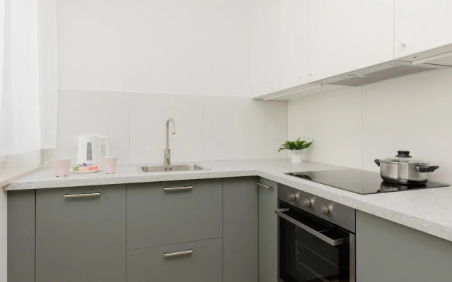 Łopuszańska Apartment Warsaw by Renters