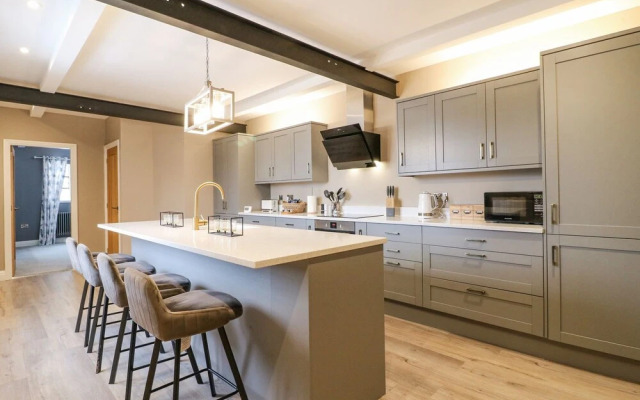 Hunters Lodge at Wildersley Farm