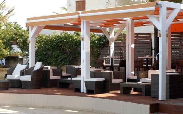 Kalamaki Mare Suites