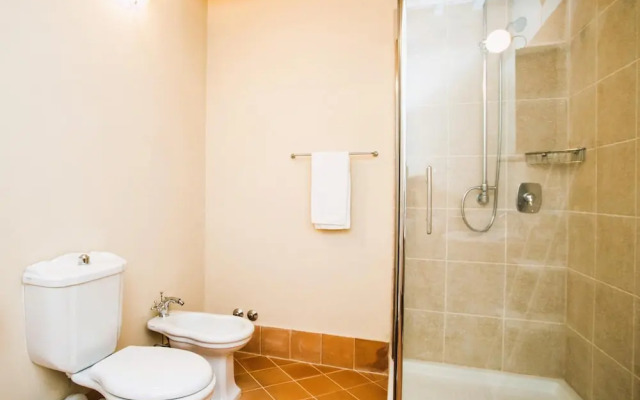 Luxury 3 Rooms Apt Olives in Siena Resort