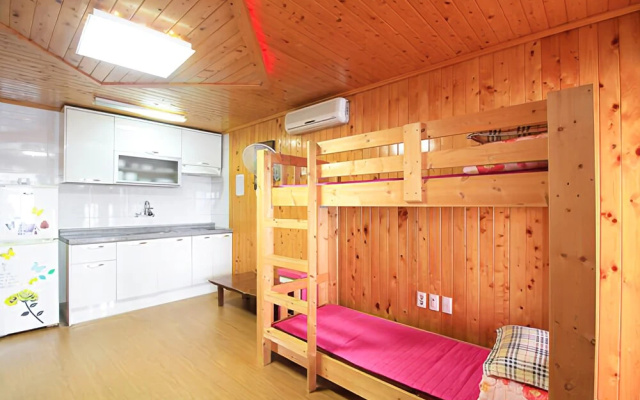 Tongyeong 1 Night 2 Days Couple Pension