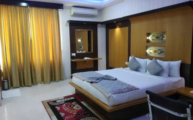 Iroomz Hotel SR Grand