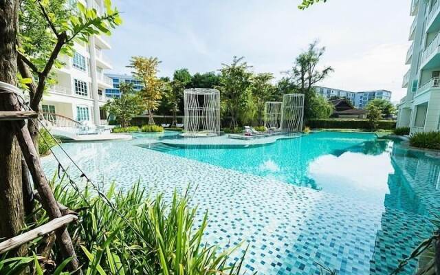 Summer Huahin Condo Pool View by Dome