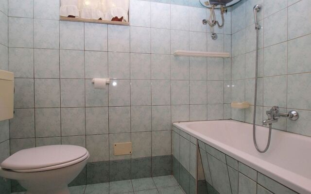 Apartment 1382