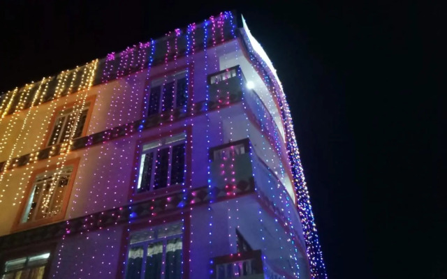 Red Pine Guest House (Indians Only)