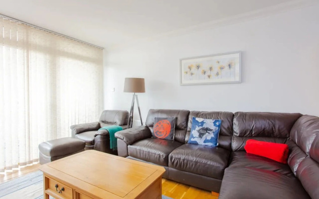 Bright 2 Bedroom Apartment in Islington