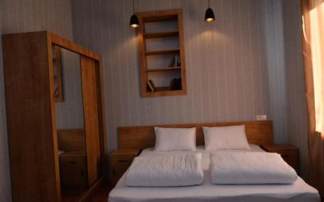 smith"s house surami
