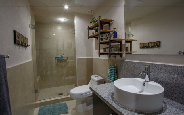 Oceanview 2 Bedroom Condo With Balconies